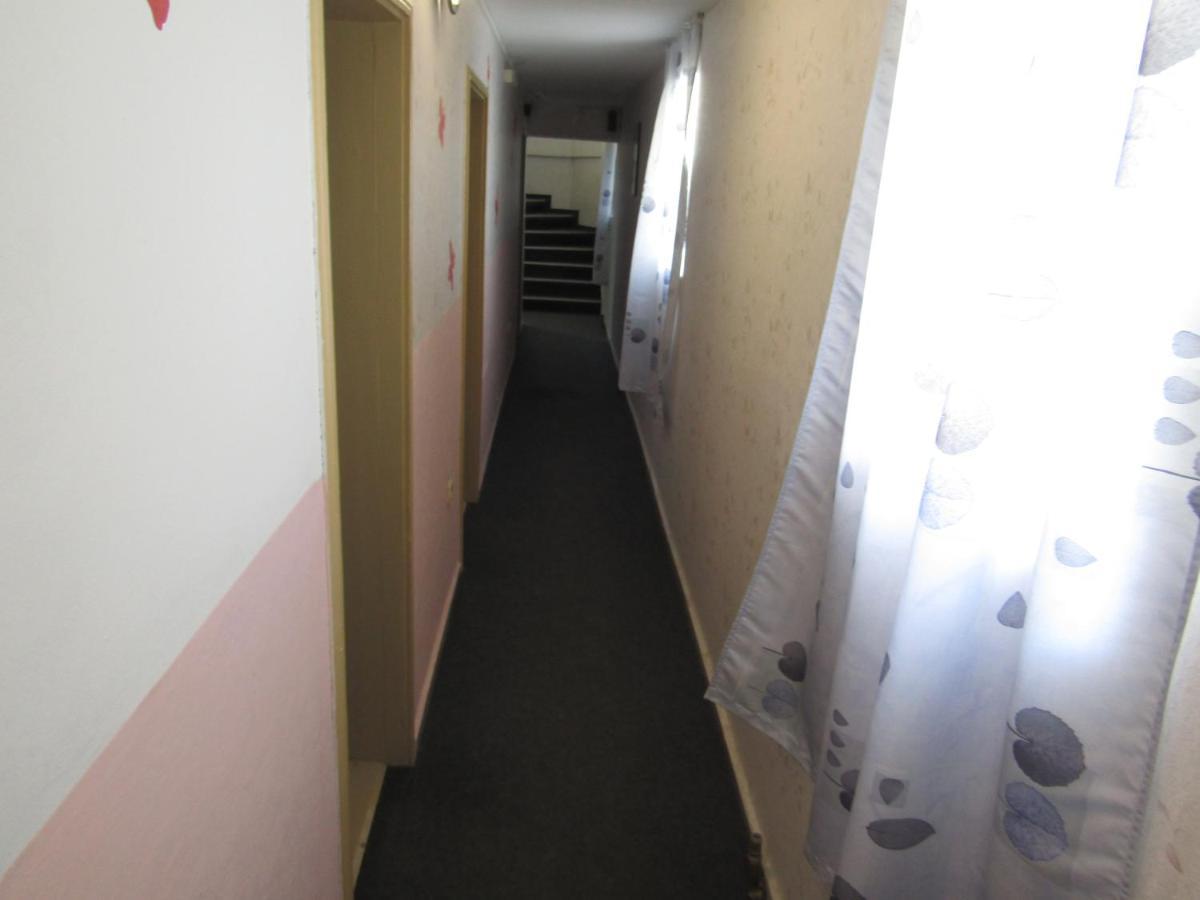 וארנה Hostel Papagal מראה חיצוני תמונה