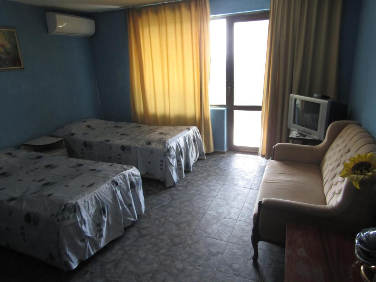 וארנה Hostel Papagal מראה חיצוני תמונה