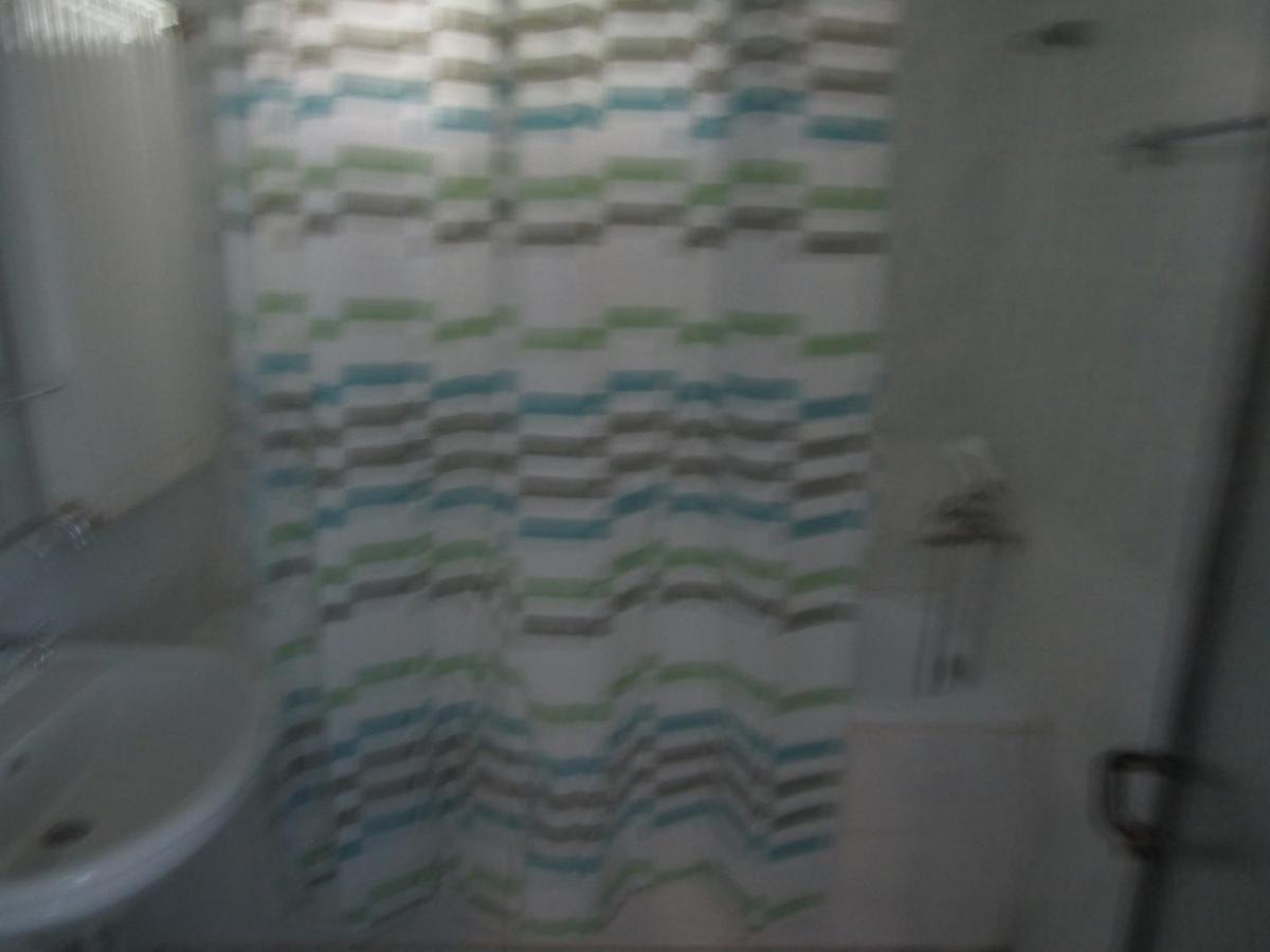 וארנה Hostel Papagal מראה חיצוני תמונה