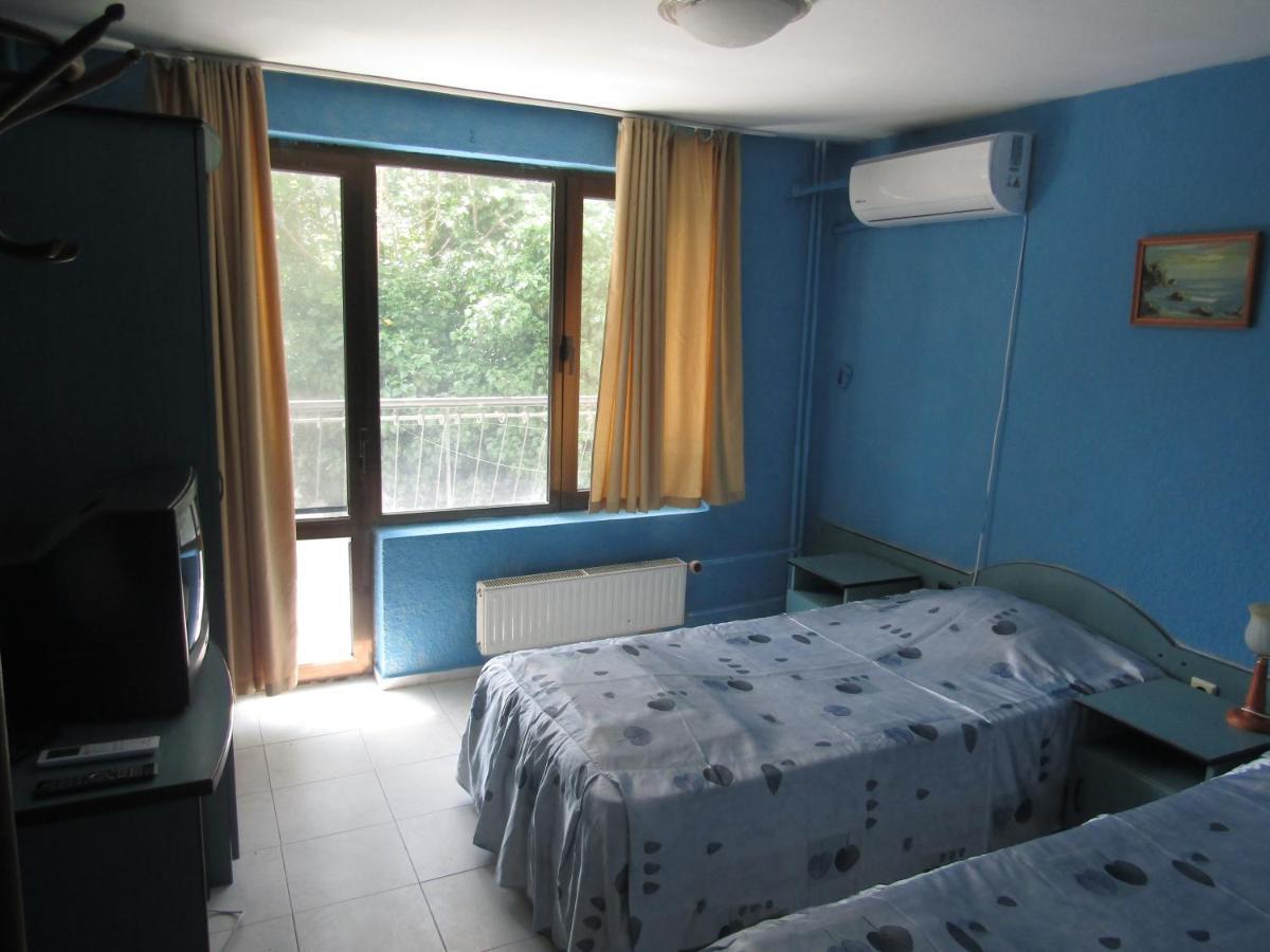 וארנה Hostel Papagal מראה חיצוני תמונה