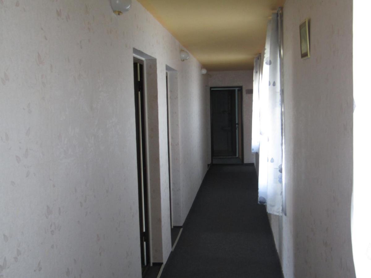 וארנה Hostel Papagal מראה חיצוני תמונה