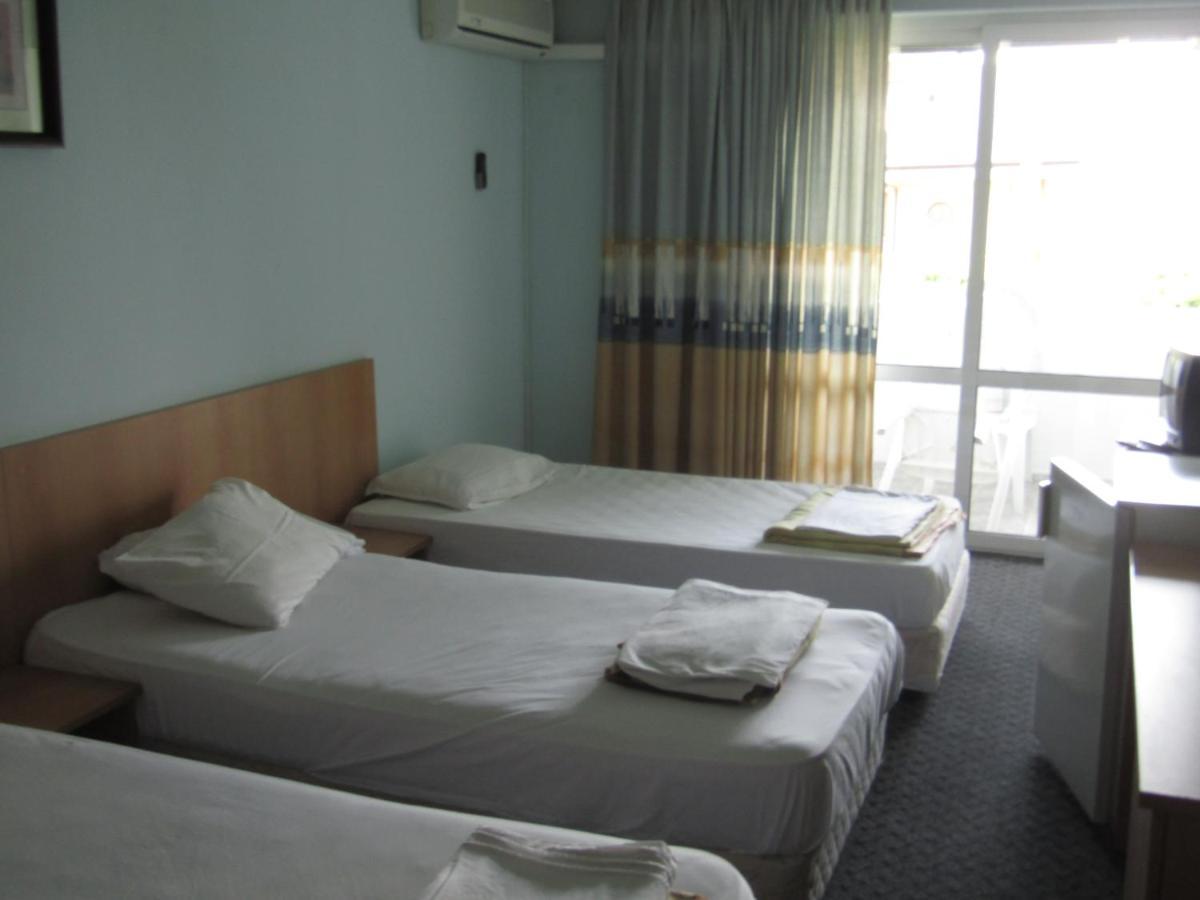 וארנה Hostel Papagal מראה חיצוני תמונה