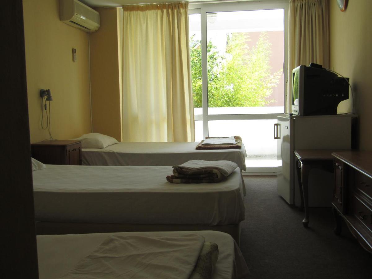 וארנה Hostel Papagal מראה חיצוני תמונה