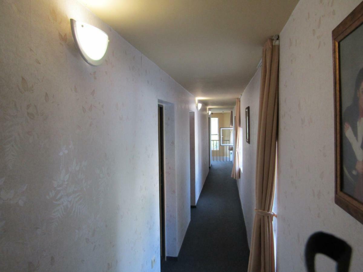 וארנה Hostel Papagal מראה חיצוני תמונה