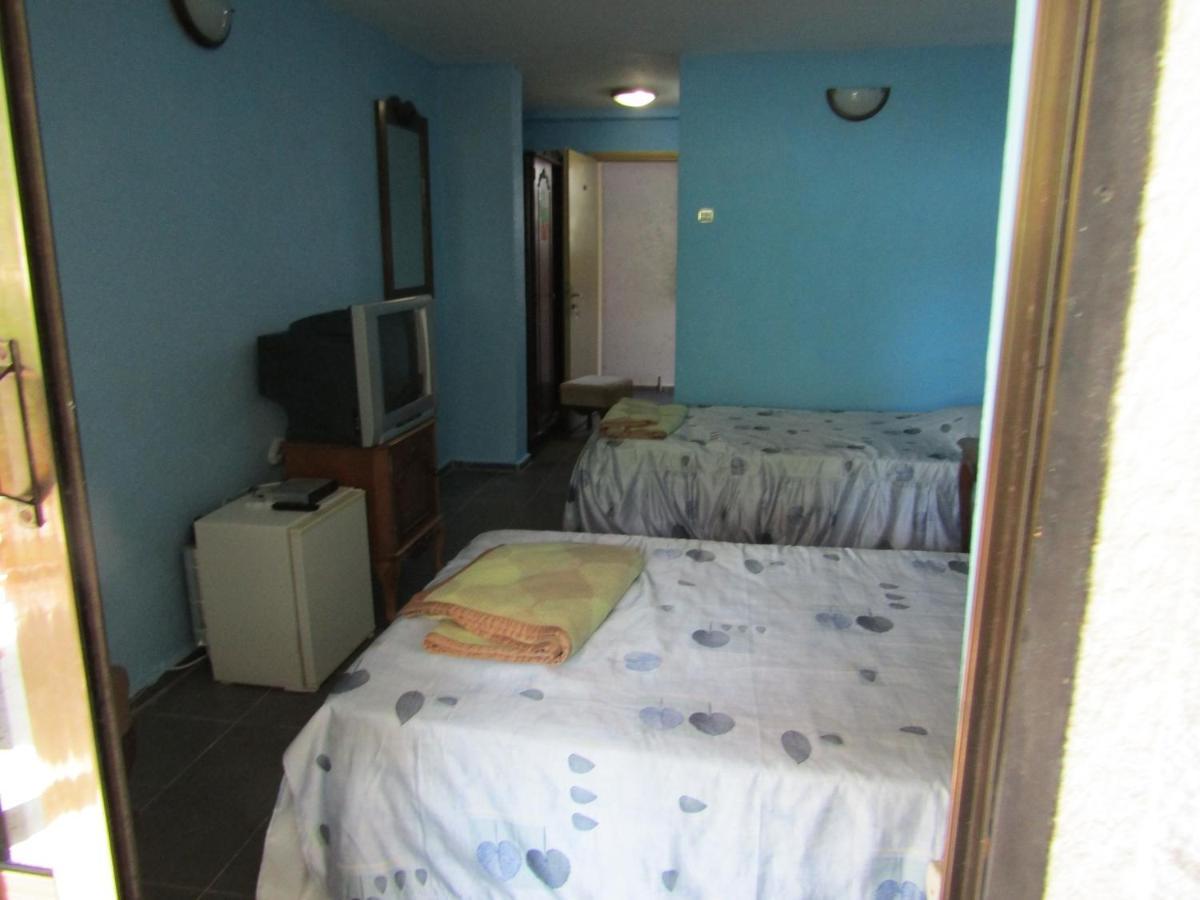 וארנה Hostel Papagal מראה חיצוני תמונה